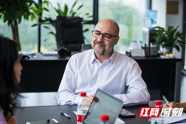 这是一件上流的事，爱心无国界——巴西人费尔南德湘中扶贫记