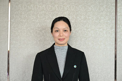 黄  非
